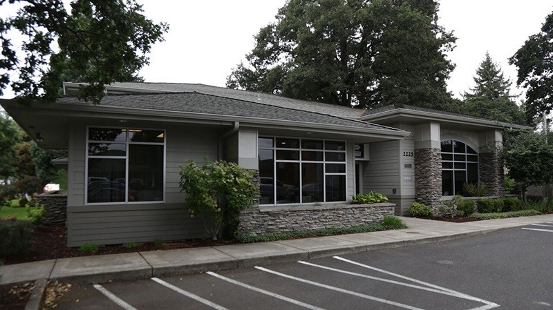 Outside view of Cochell Family Dentistry dental office